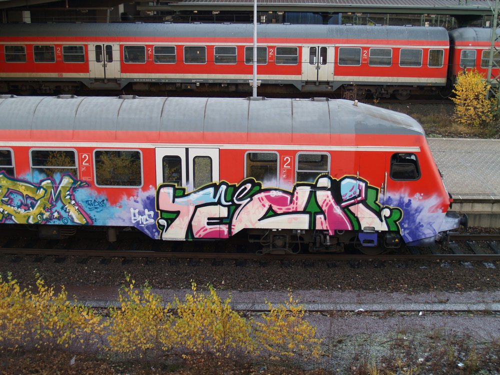 Graffiti Train - Photo by Marieundjana - tech