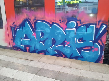 Graffiti Train - Photo by Marieundjana - apris