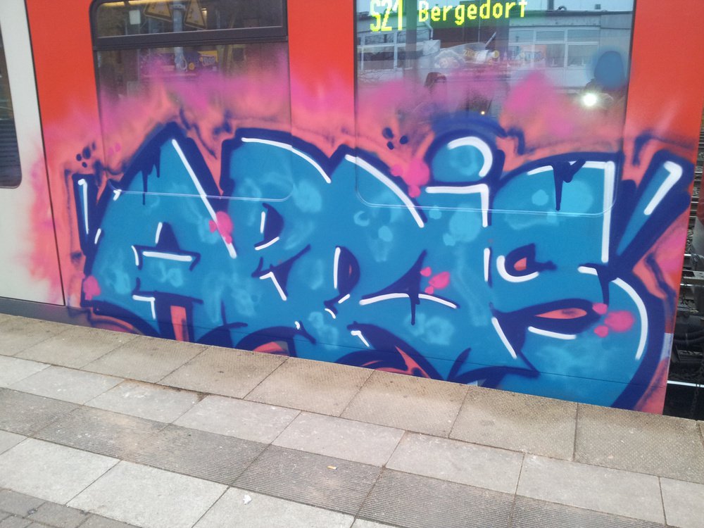 Graffiti Train - Photo by Marieundjana - apris