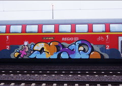 Graffiti Train - Photo by Marieundjana - crap