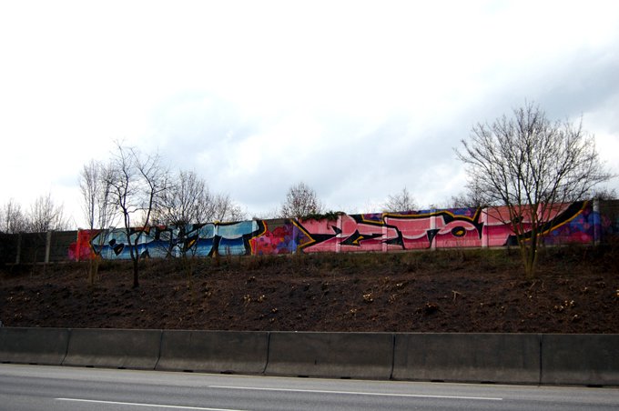 Graffiti Bombing - Photo by Marieundjana - bust, zztop