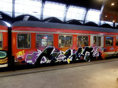 Graffiti Train - Photo by Marieundjana - moses
