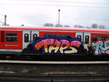Graffiti Train - Photo by Marieundjana - taps