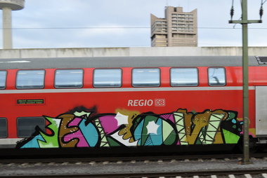 Graffiti Train - Photo by Marieundjana - drow