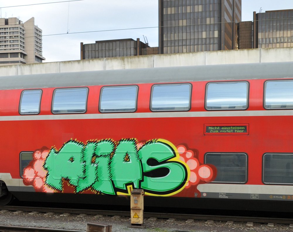 Graffiti Train - Photo by Marieundjana - alias