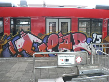 Graffiti Train - Photo by Marieundjana - gear