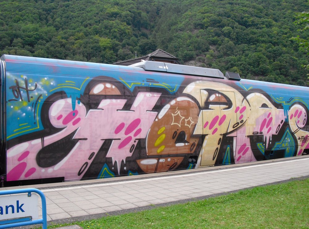 Graffiti Train - Photo by Marieundjana - hope