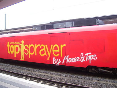 Graffiti Train - Photo by Marieundjana - topsprayer, moses, taps