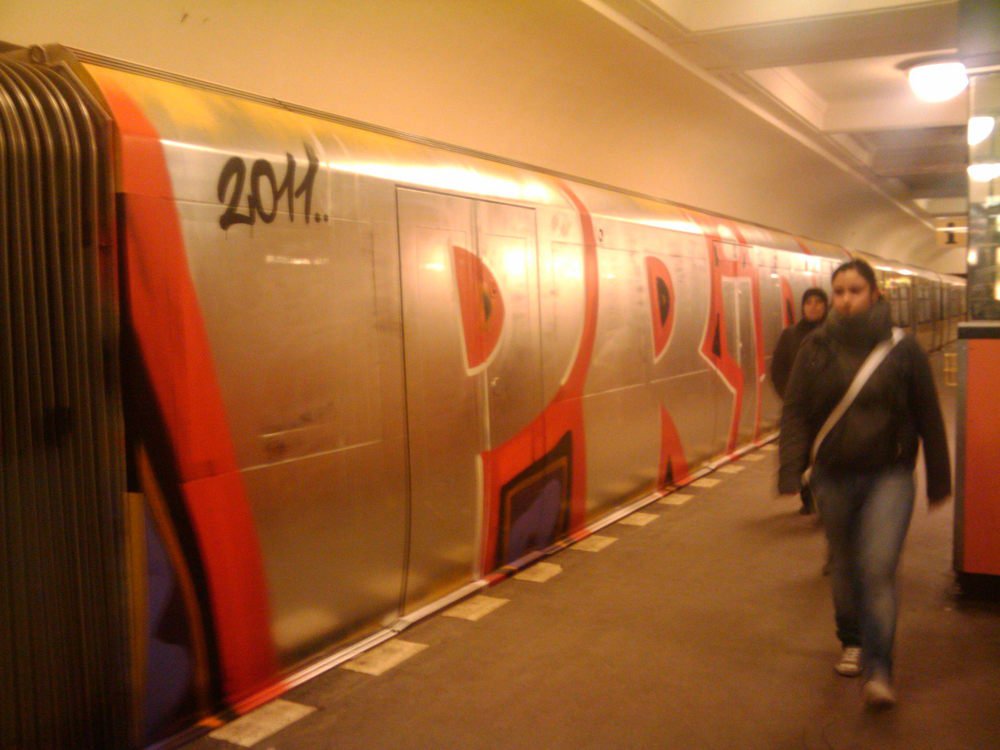 Graffiti Train - Photo by Marieundjana - pride