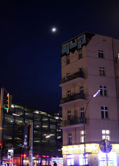 Graffiti Artwork - Photo by Marieundjana - 1up