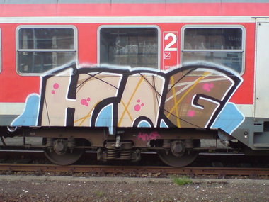 Graffiti Train - Photo by Marieundjana - hng