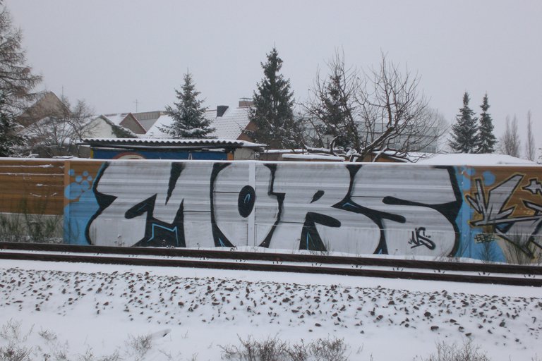 Graffiti Bombing - Photo by Marieundjana - mors