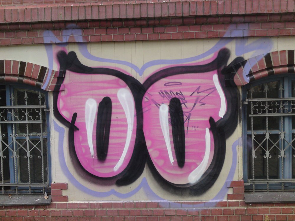 Graffiti Bombing - Photo by Marieundjana - oo