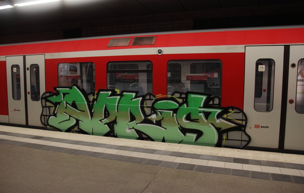 Graffiti Train - Photo by Marieundjana - apris