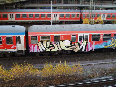 Graffiti Train - Photo by Marieundjana - akira, qvd