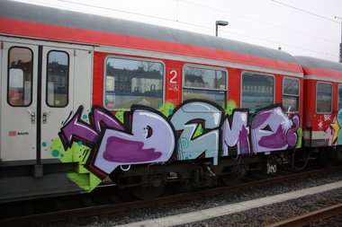 Graffiti Train - Photo by Marieundjana - demo