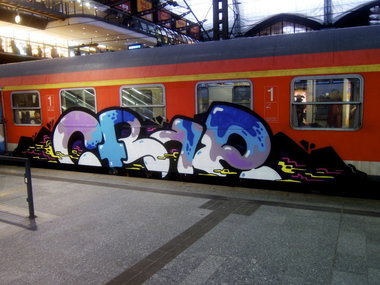 Graffiti Train - Photo by Marieundjana - crap