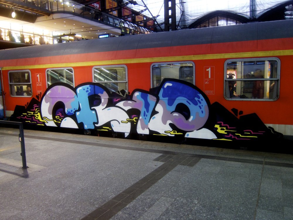 Graffiti Train - Photo by Marieundjana - crap