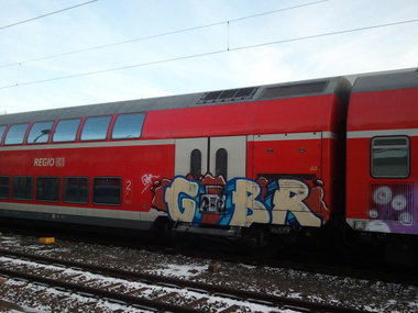 Graffiti Train - Photo by Marieundjana - gbr
