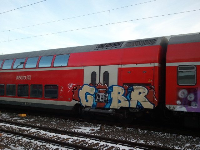 Graffiti Train - Photo by Marieundjana - gbr