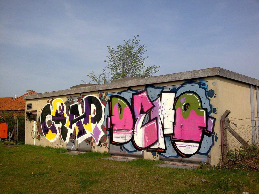 Graffiti Bombing - Photo by Marieundjana - crap, demo