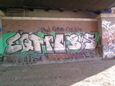 Graffiti Bombing - Photo by Marieundjana - eqt, fc, bms