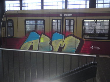 Graffiti Train - Photo by Marieundjana - abm