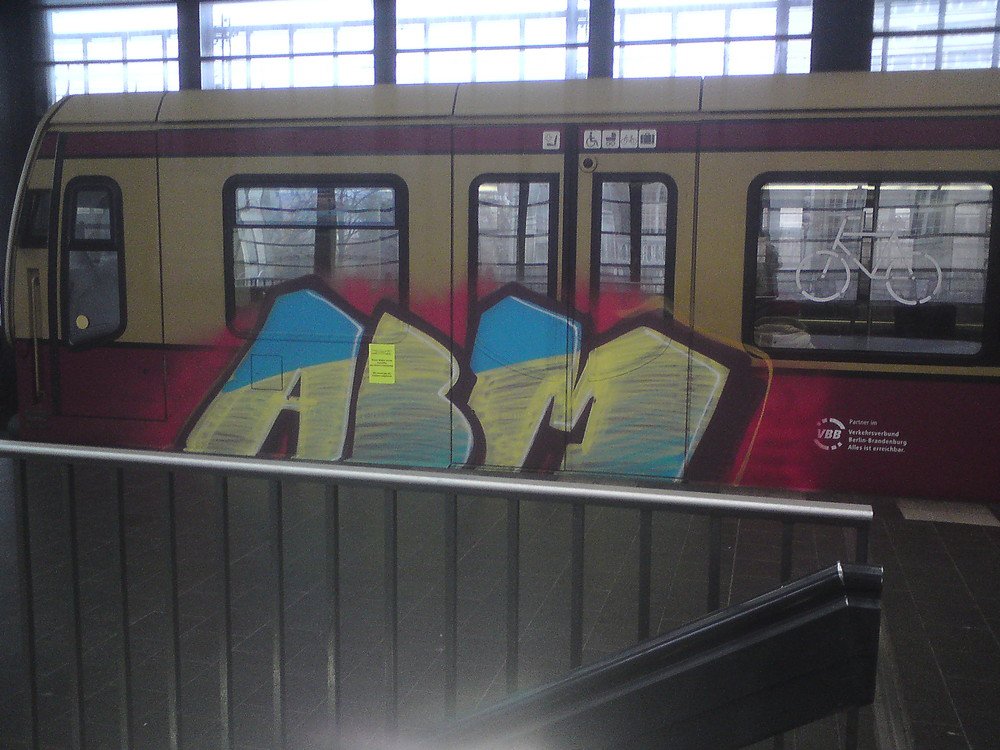 Graffiti Train - Photo by Marieundjana - abm
