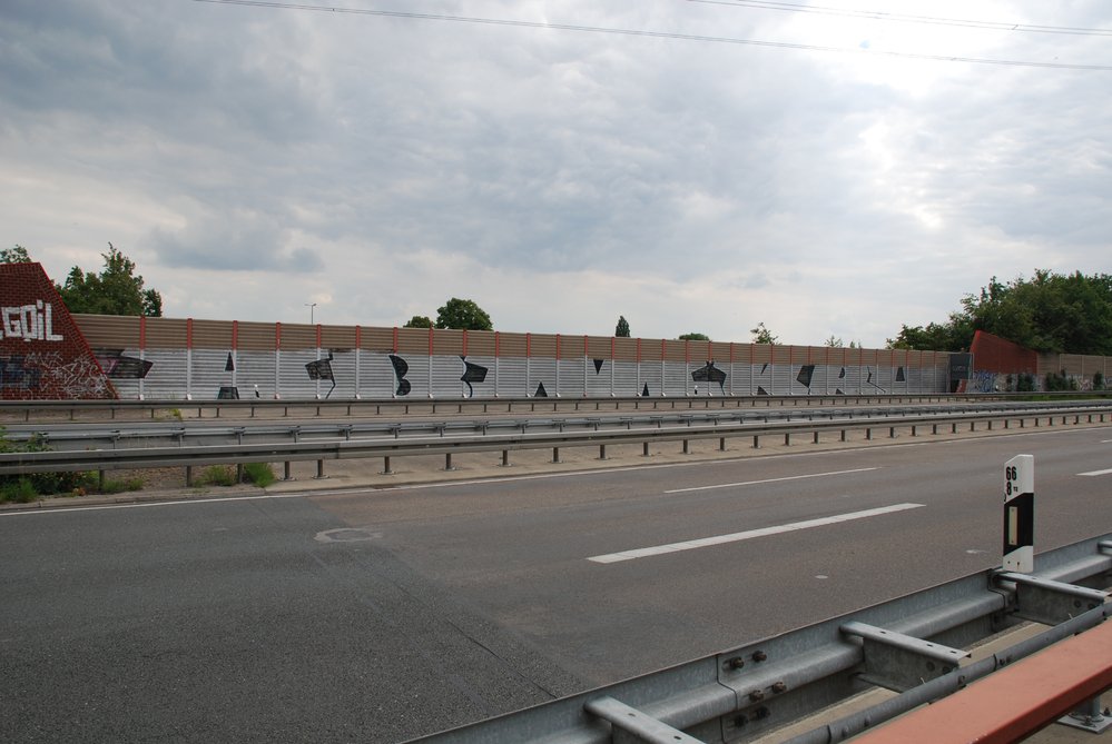 Graffiti Bombing - Photo by Marieundjana - abm