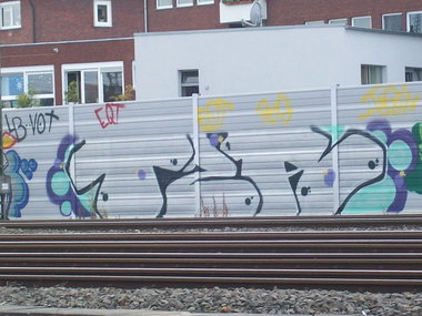 Graffiti Bombing - Photo by Marieundjana - t2r