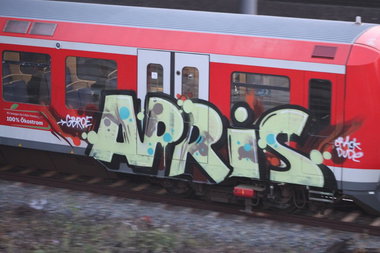 Graffiti Train - Photo by Marieundjana - apris, gbr