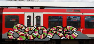 Graffiti Train - Photo by Marieundjana - score