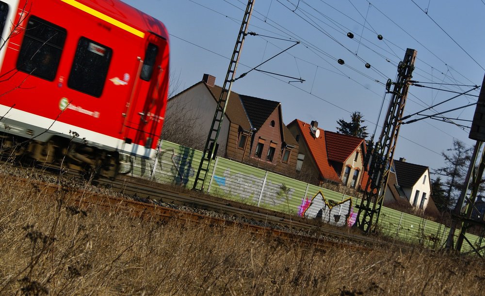 Graffiti Bombing - Photo by Marieundjana - no