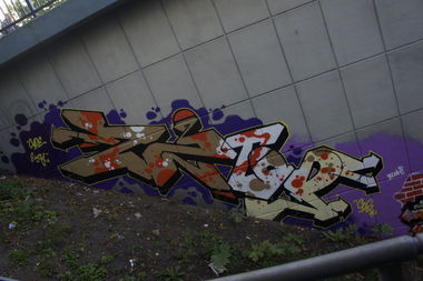 Graffiti Wall - Photo by Marieundjana - zztop, cos