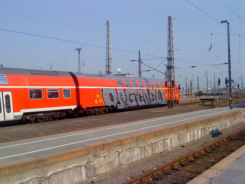 Graffiti Train - Photo by Marieundjana - org