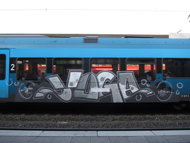 Graffiti Train - Photo by Marieundjana - yoga