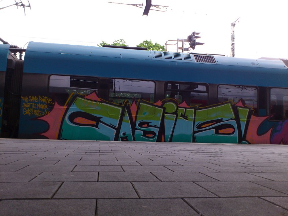 Graffiti Train - Photo by Marieundjana - casius
