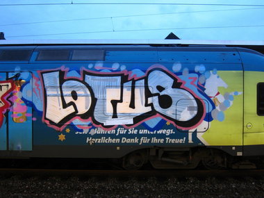 Graffiti Train - Photo by Marieundjana - lotus