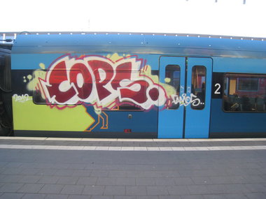 Graffiti Train - Photo by Marieundjana - cops