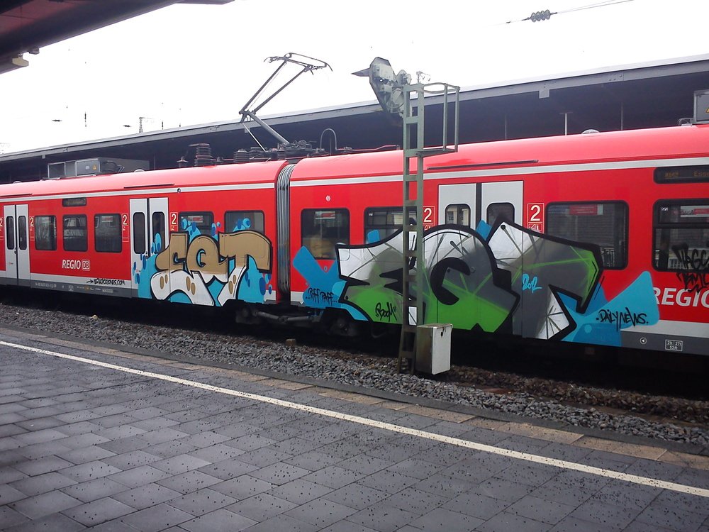 Graffiti Train - Photo by Marieundjana - eqt