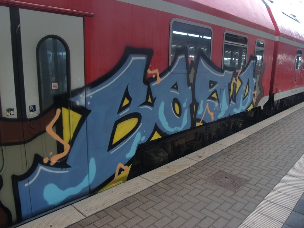 Graffiti Train - Photo by Marieundjana - basd