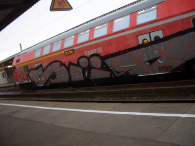 Graffiti Train - Photo by Marieundjana - süd
