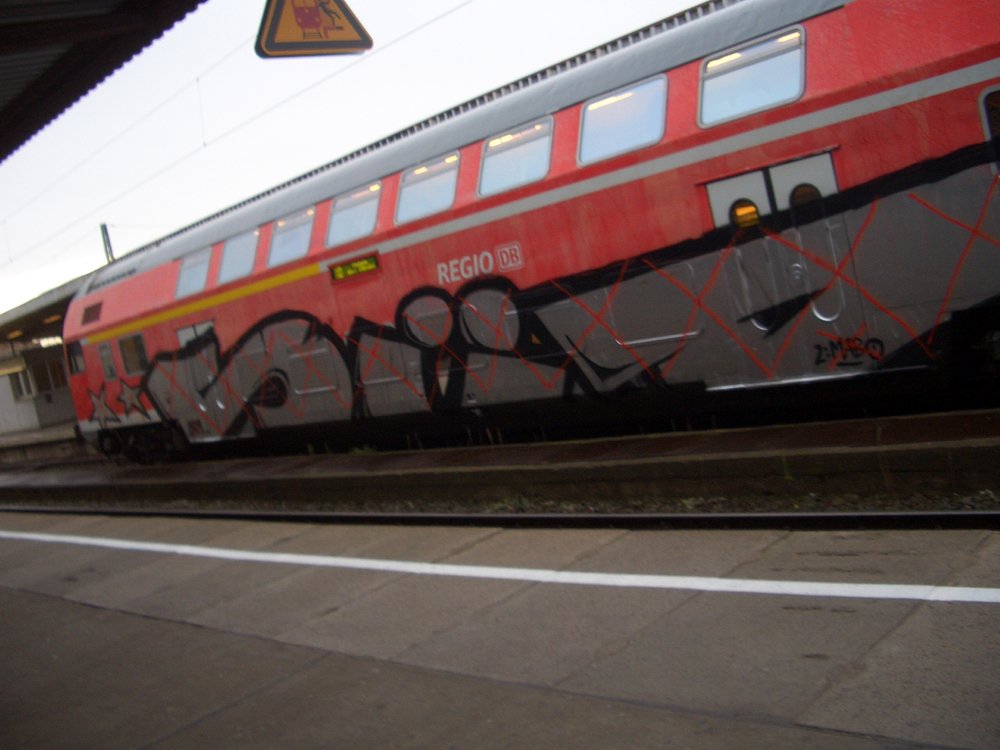 Graffiti Train - Photo by Marieundjana - süd