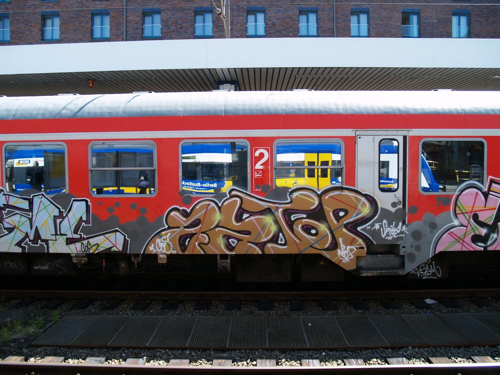 Graffiti Wall - Photo by Marieundjana