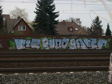 Graffiti Bombing - Photo by Marieundjana - btc, 180, abcp