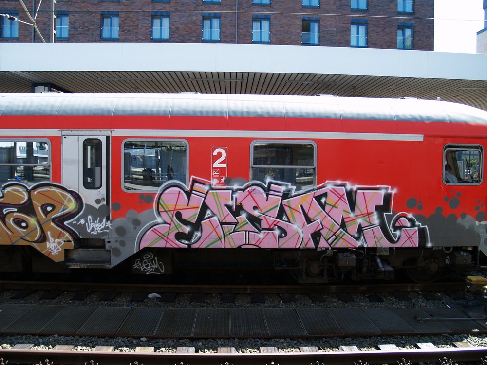 Graffiti Train - Photo by Marieundjana - elsam