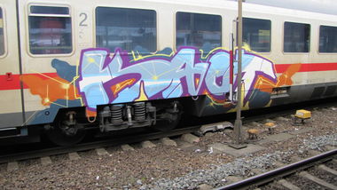Graffiti Train - Photo by Marieundjana - kaot