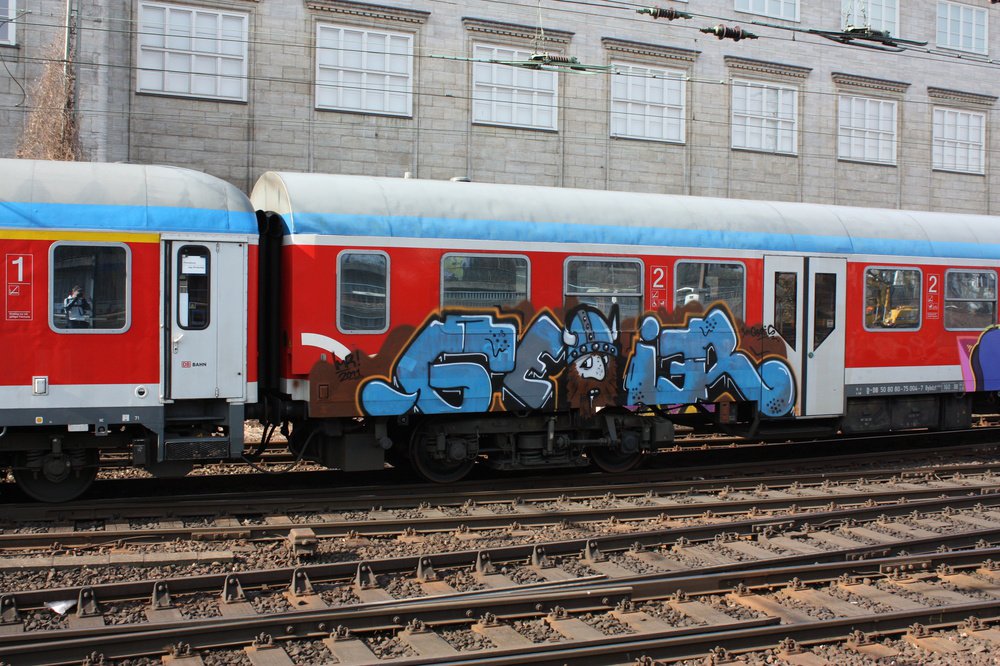 Graffiti Train - Photo by Marieundjana - geier