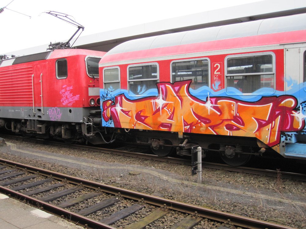 Graffiti Train - Photo by Marieundjana - capz
