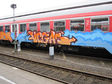 Graffiti Train - Photo by Marieundjana - vegas